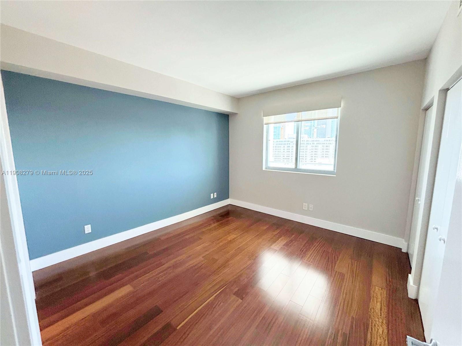 BLUE CONDO - Residential Lease