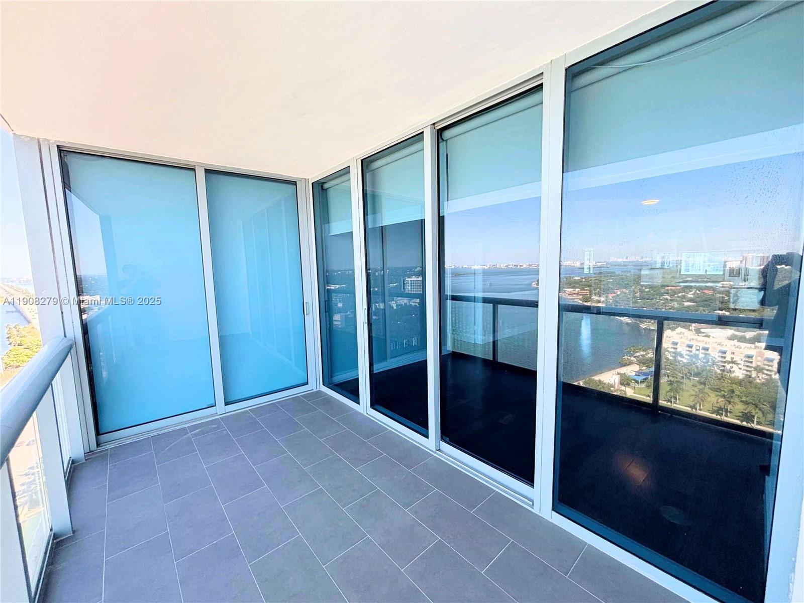 BLUE CONDO - Residential Lease