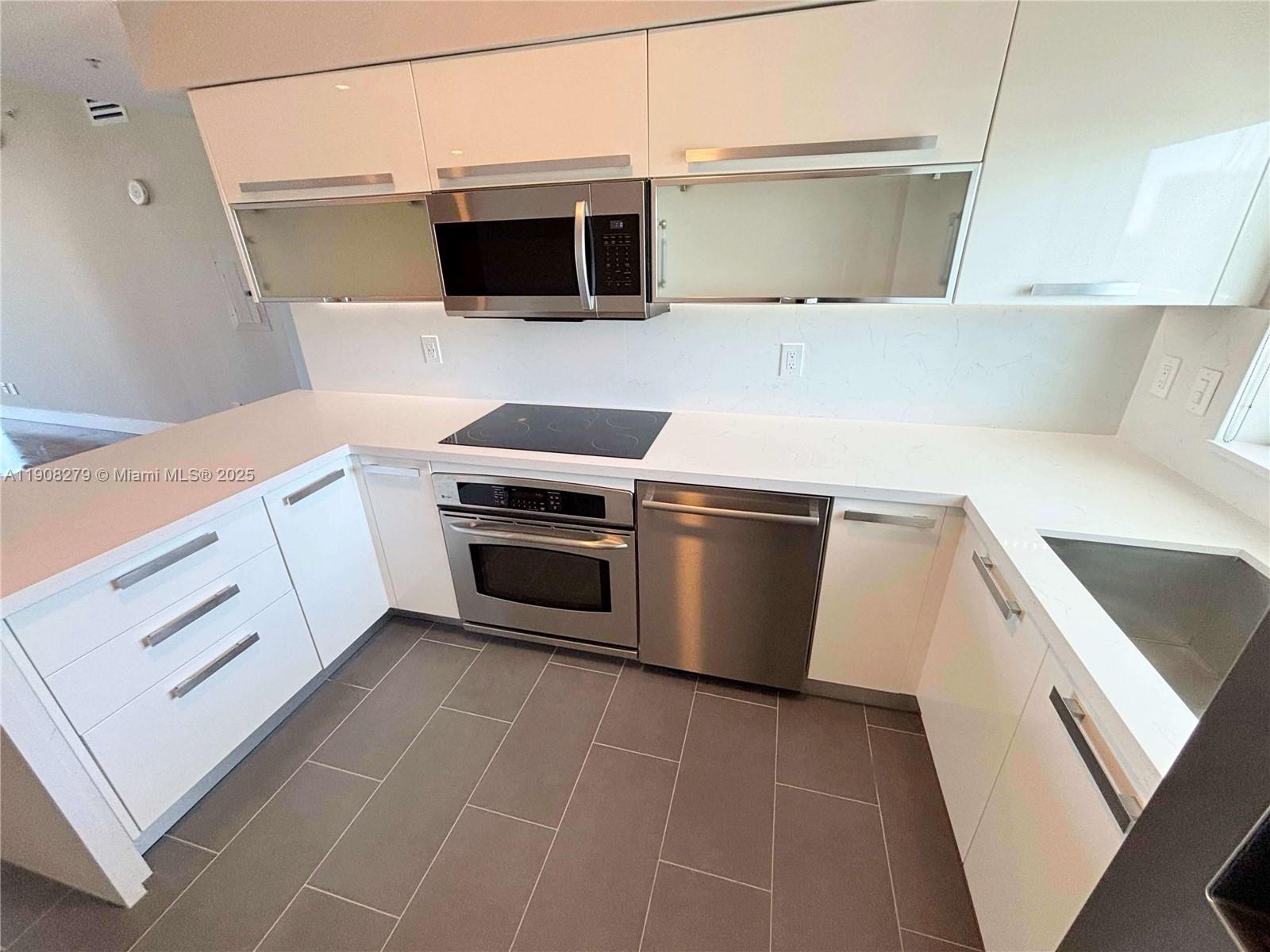 BLUE CONDO - Residential Lease