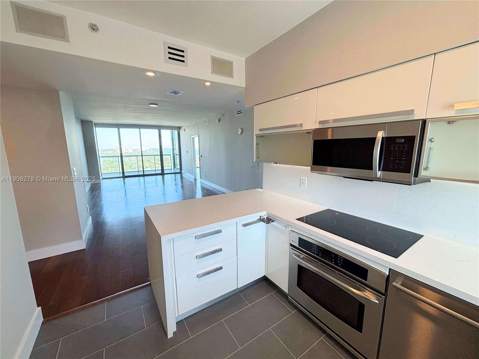 BLUE CONDO - Residential Lease