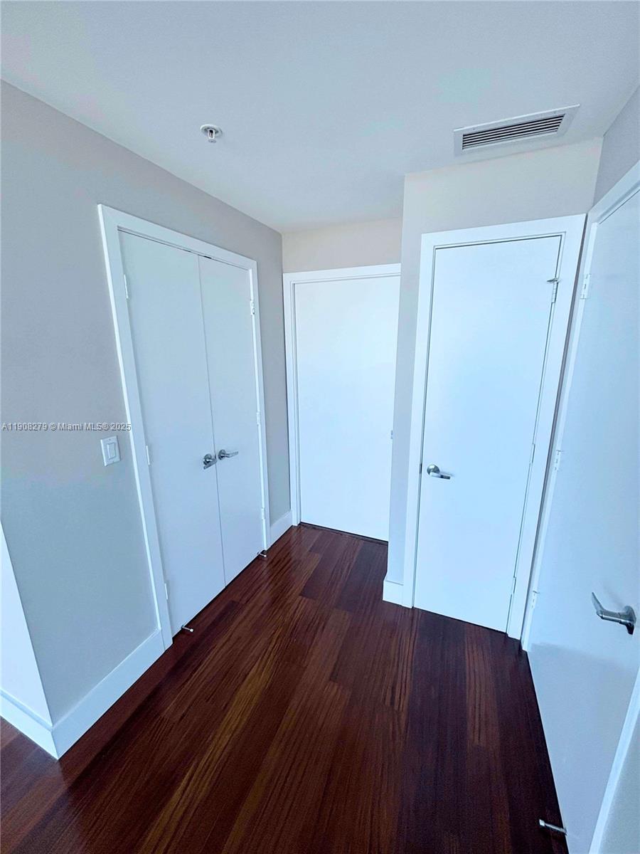 BLUE CONDO - Residential Lease