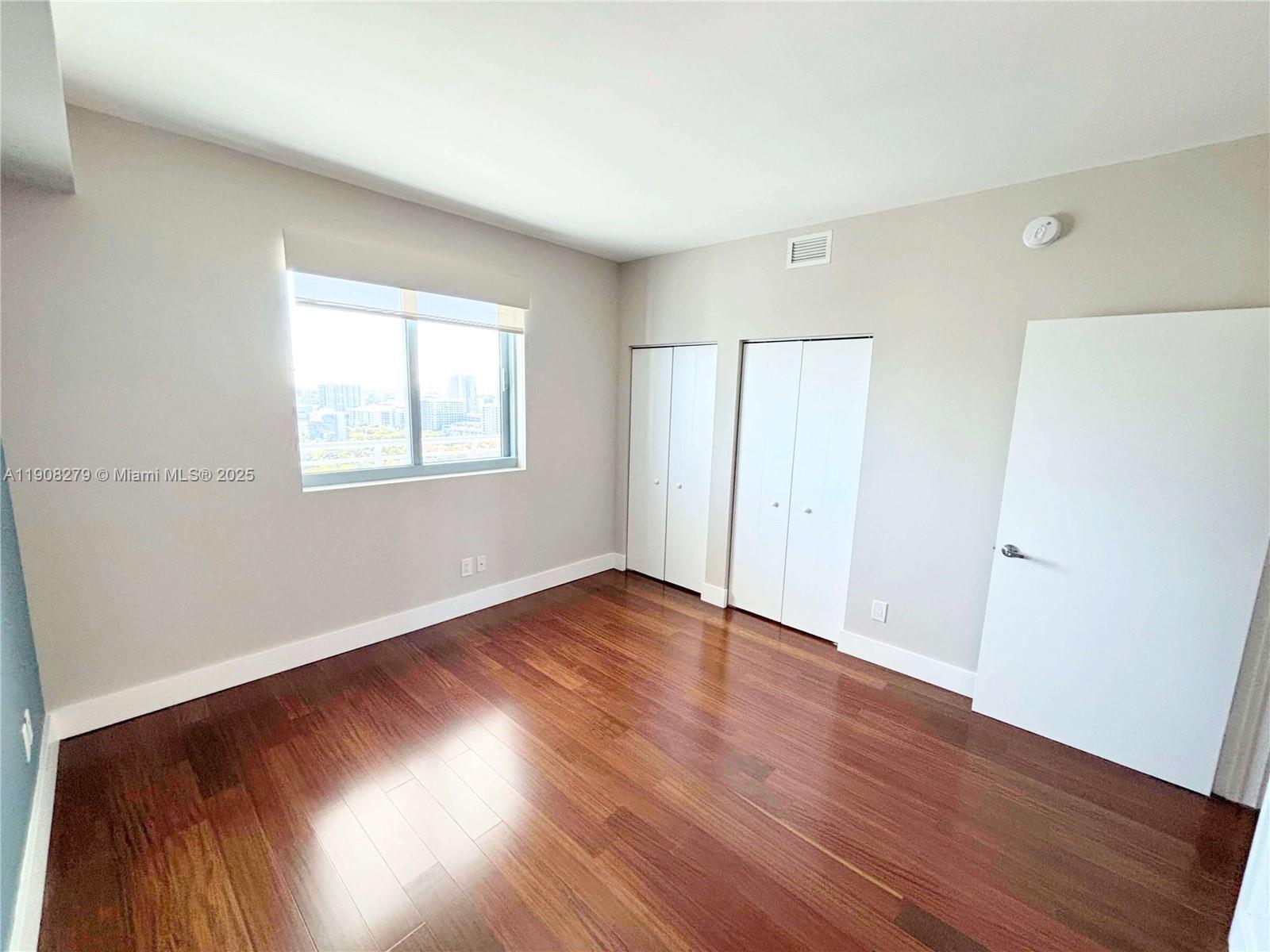 BLUE CONDO - Residential Lease