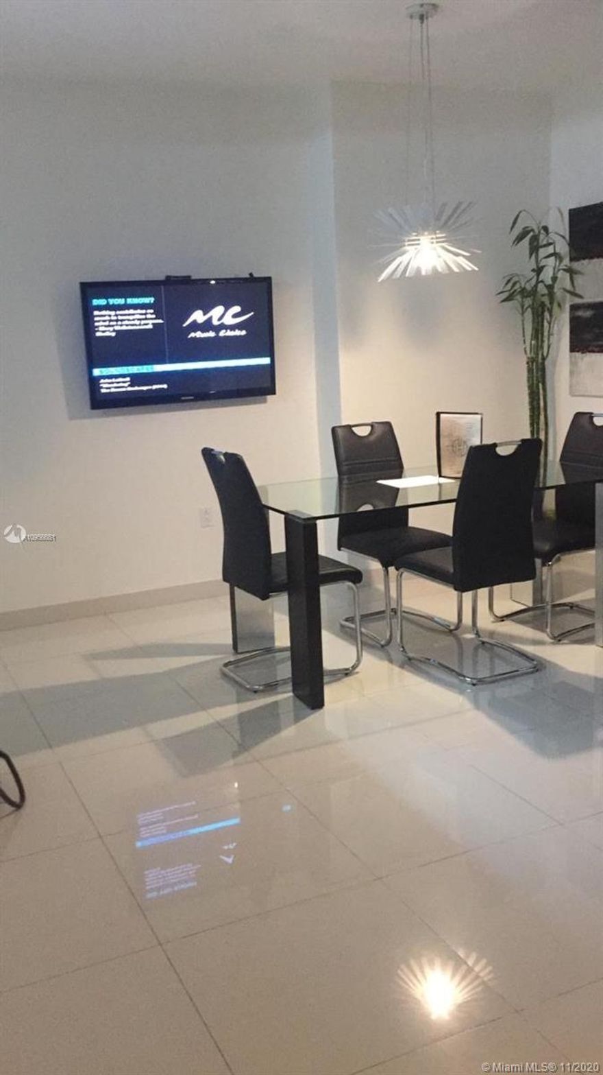 Beautiful clean and modern unit in the heart of Brickell.  Furnished 1 bedroom unit with tile floors thru-out & washer and dryer in unit.  Building offers nice pool and fitness area.  Unit can be rented min of 6 months.
Available starting Dec 12th.