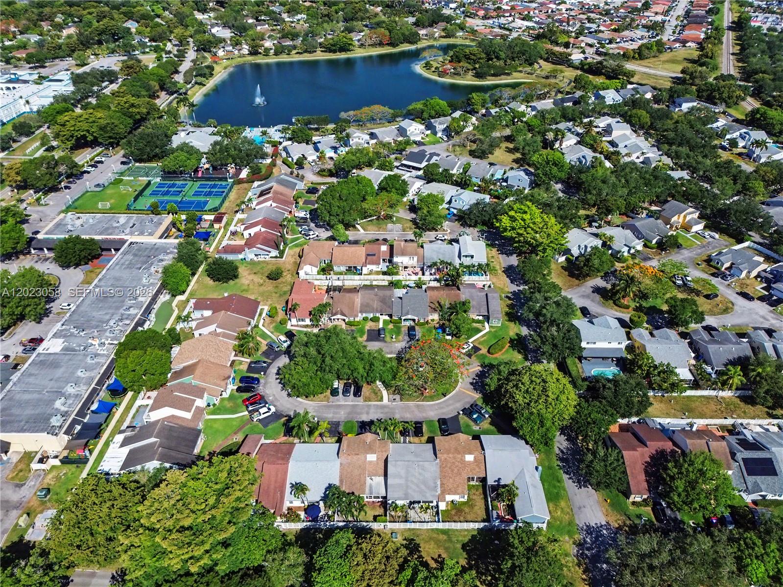 COUNTRY WALK TOWNHOUSES S - Residential