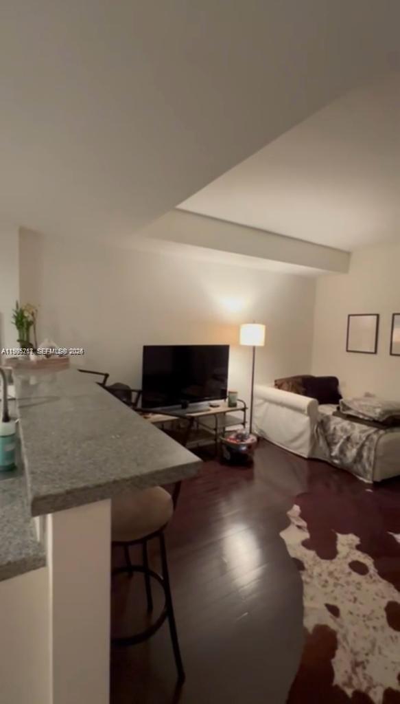 VILLAGGIO IN THE GROVE TO - Residential Lease