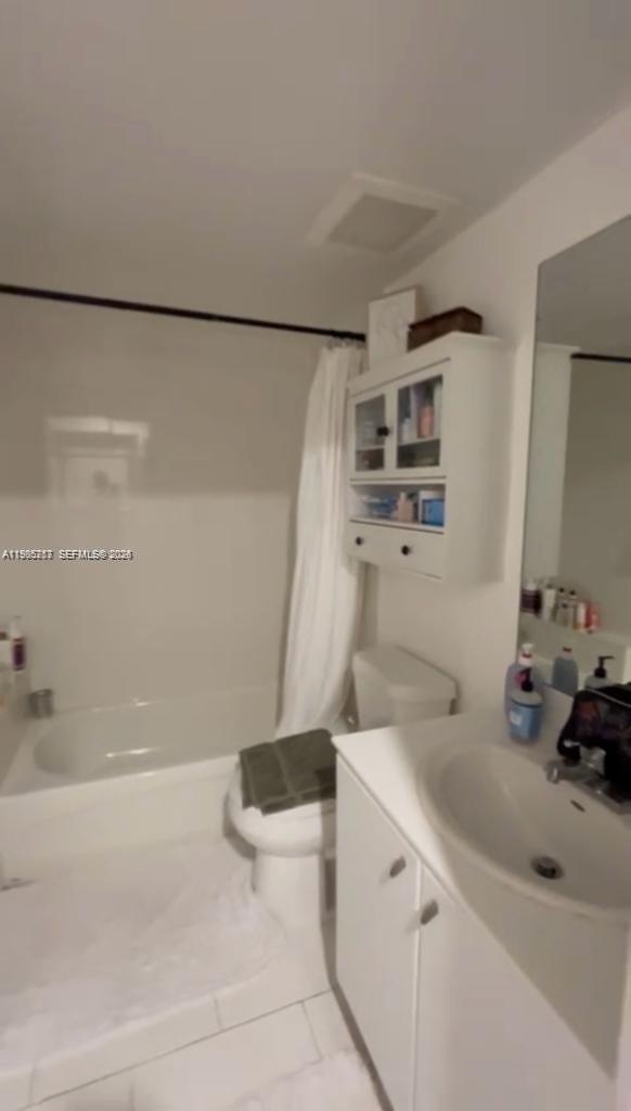 VILLAGGIO IN THE GROVE TO - Residential Lease