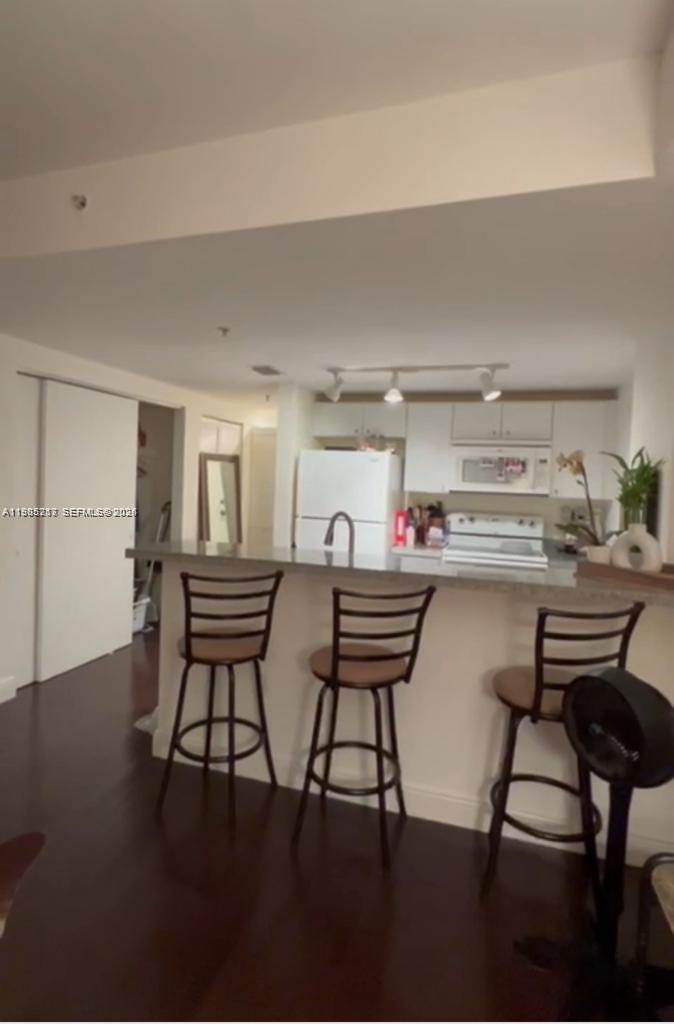 VILLAGGIO IN THE GROVE TO - Residential Lease