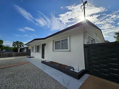 16 Fishermans Trl Key Largo FL 33037