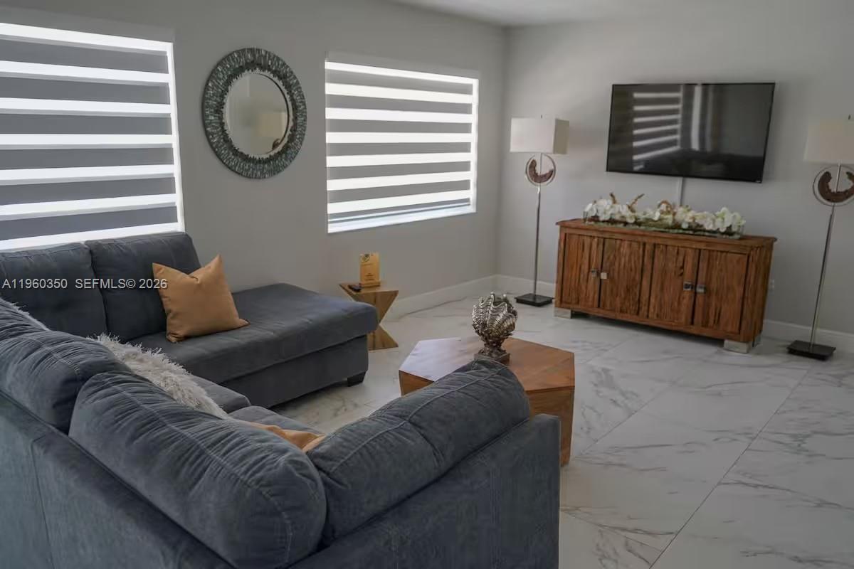 HARBOR SHORES - Residential