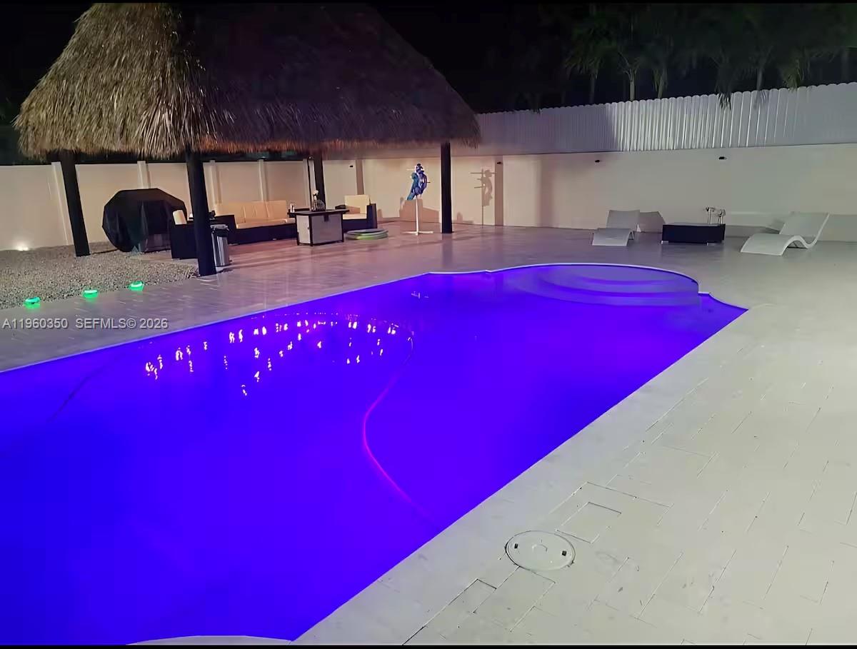 HARBOR SHORES - Residential