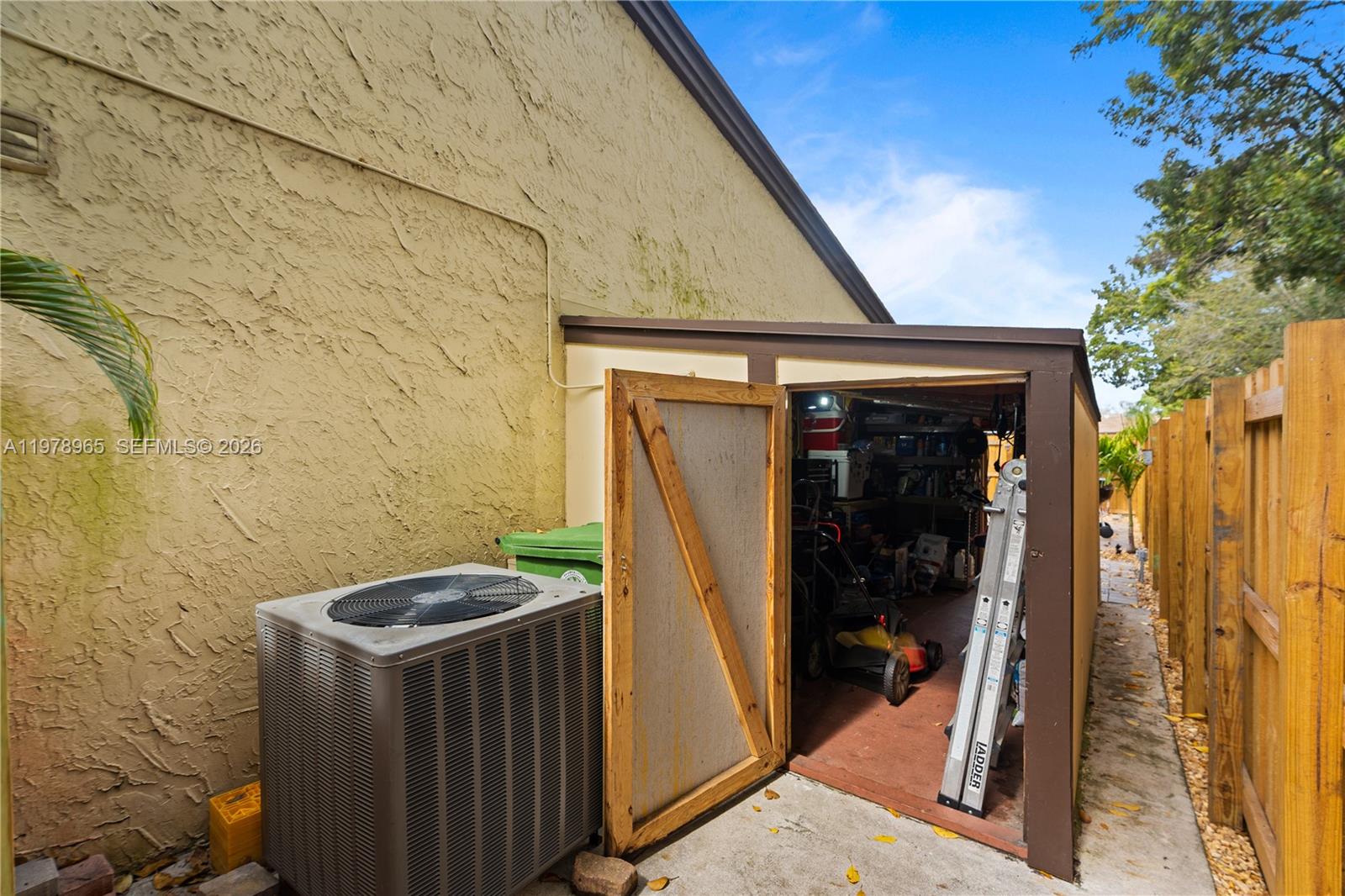 EVERGLADES SUGAR & LAND C - Residential