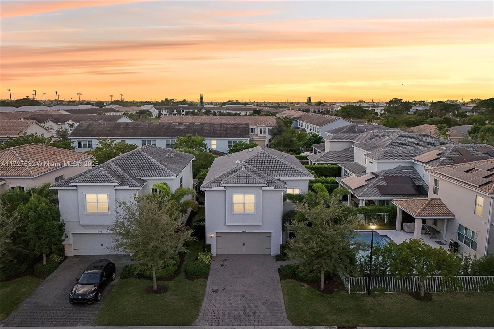 HILLCREST COUNTRY CLUB SO - Residential
