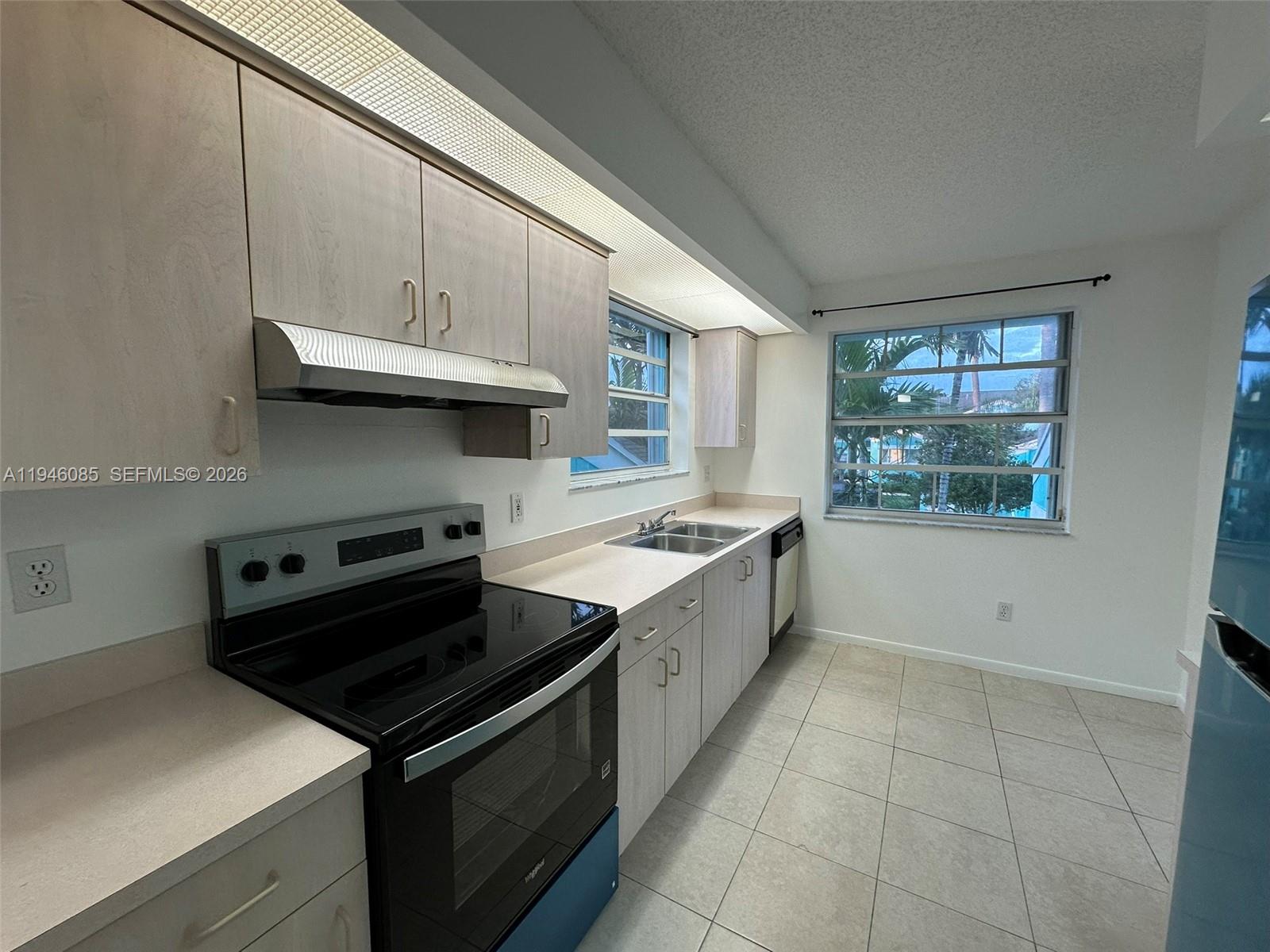 KEYS GATE CONDO NO THREE - Residential Lease