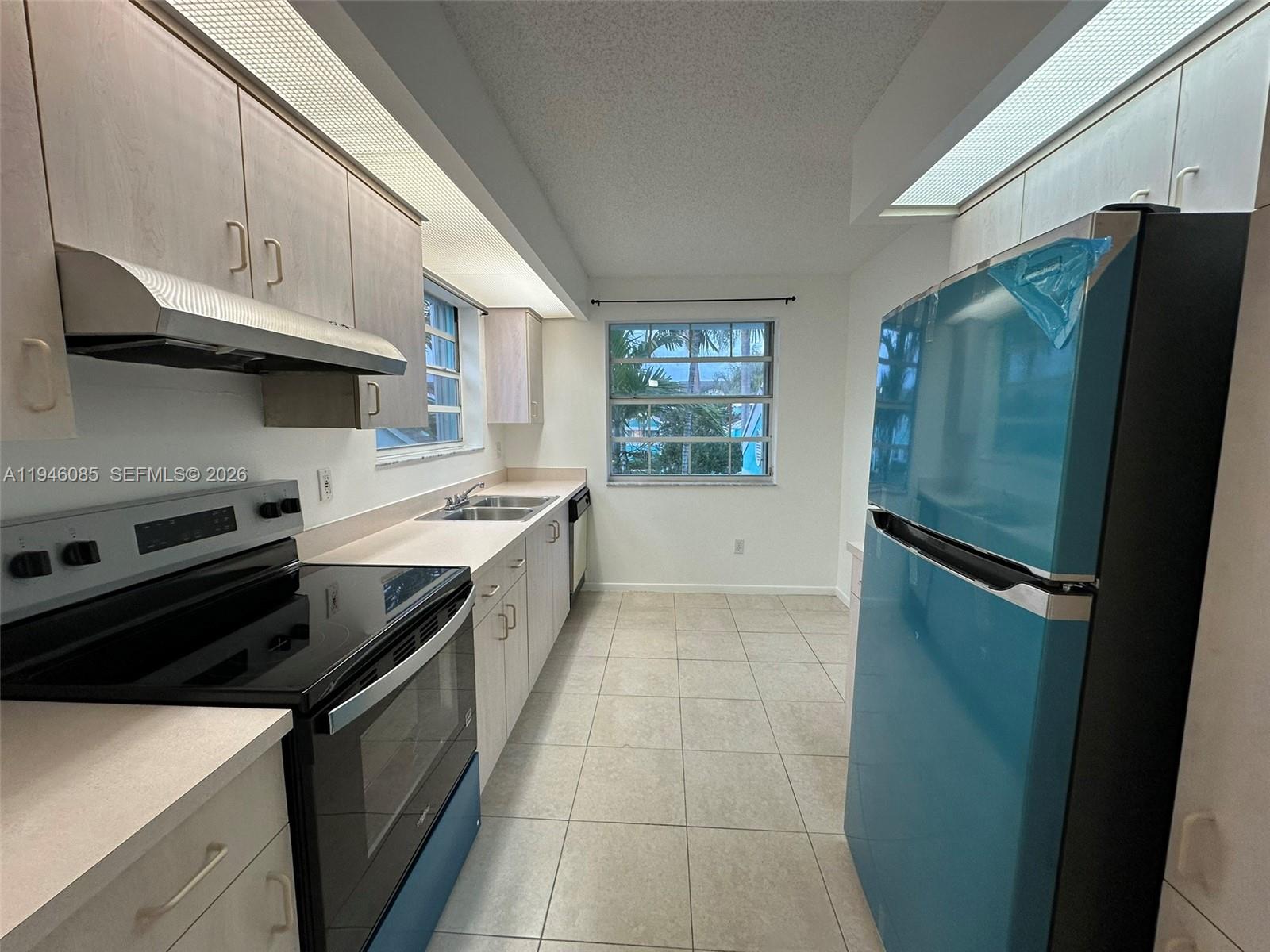 KEYS GATE CONDO NO THREE - Residential Lease