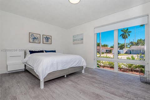 Tiny photo for 20950 NE 25th Ct, Miami, FL 33180 (MLS # A12058334)