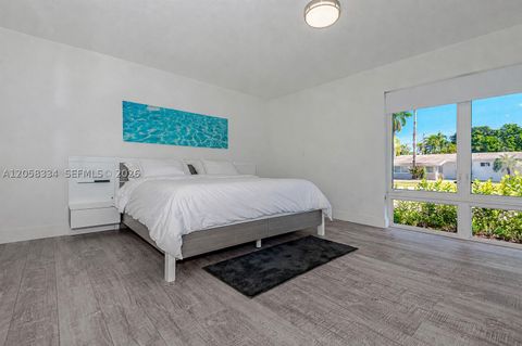 Tiny photo for 20950 NE 25th Ct, Miami, FL 33180 (MLS # A12058334)