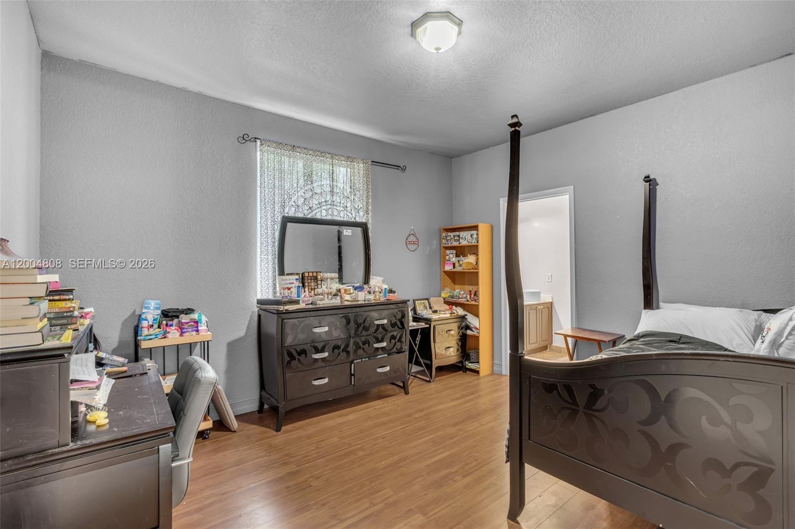 ROYAL LAKES 1ST ADDN - Residential