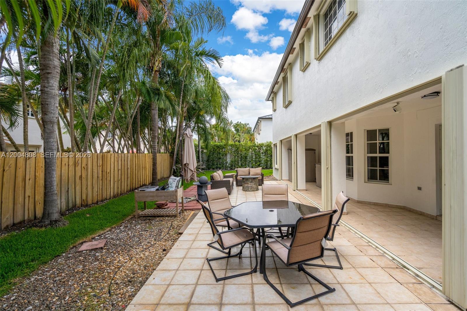 ROYAL LAKES 1ST ADDN - Residential