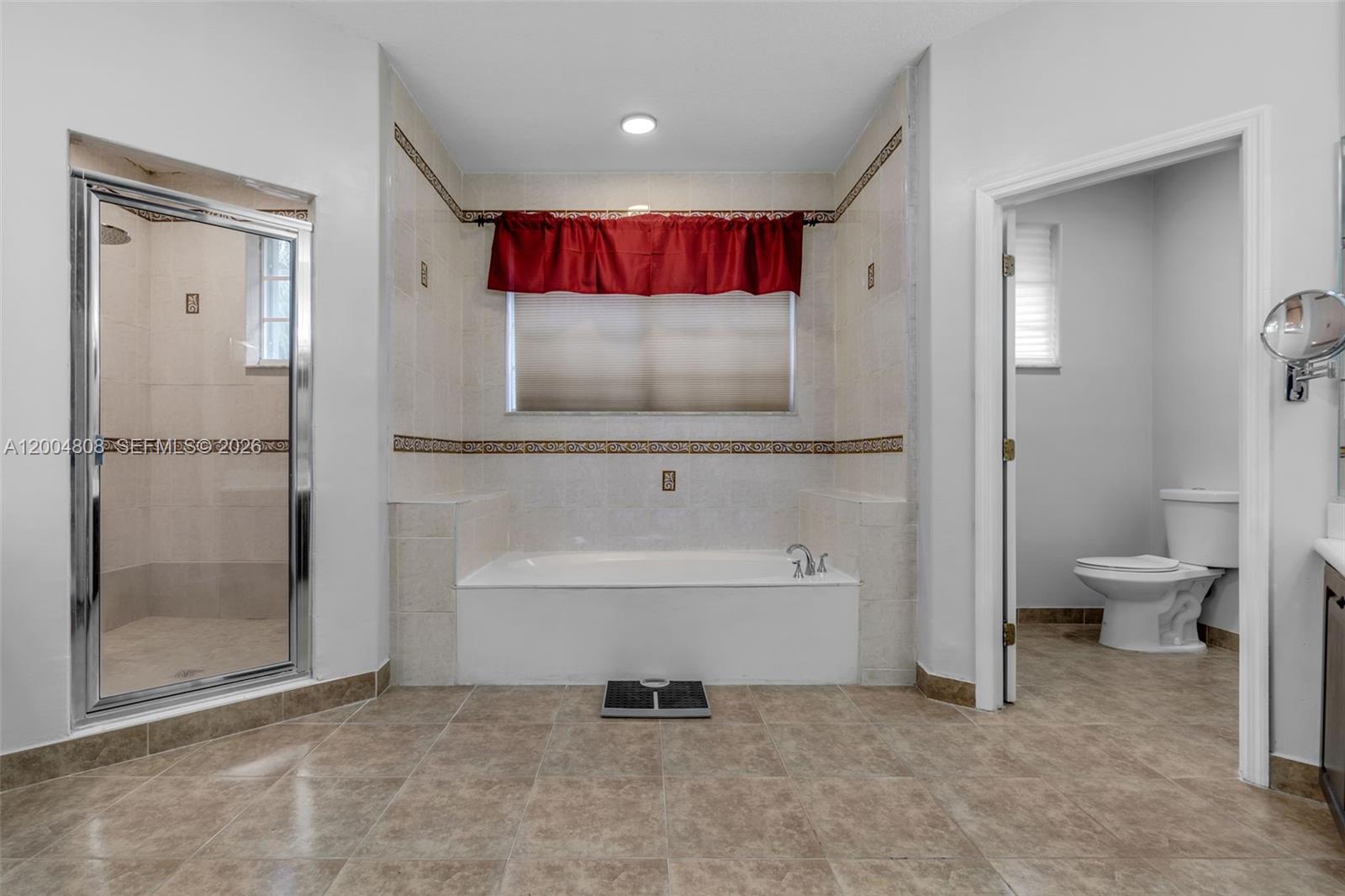 ROYAL LAKES 1ST ADDN - Residential