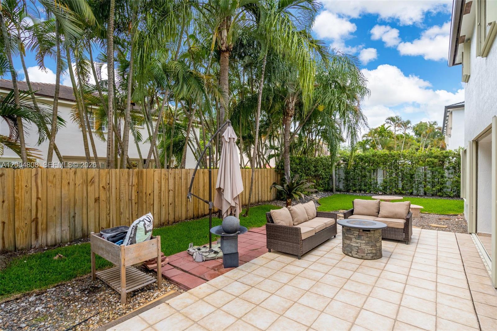 ROYAL LAKES 1ST ADDN - Residential