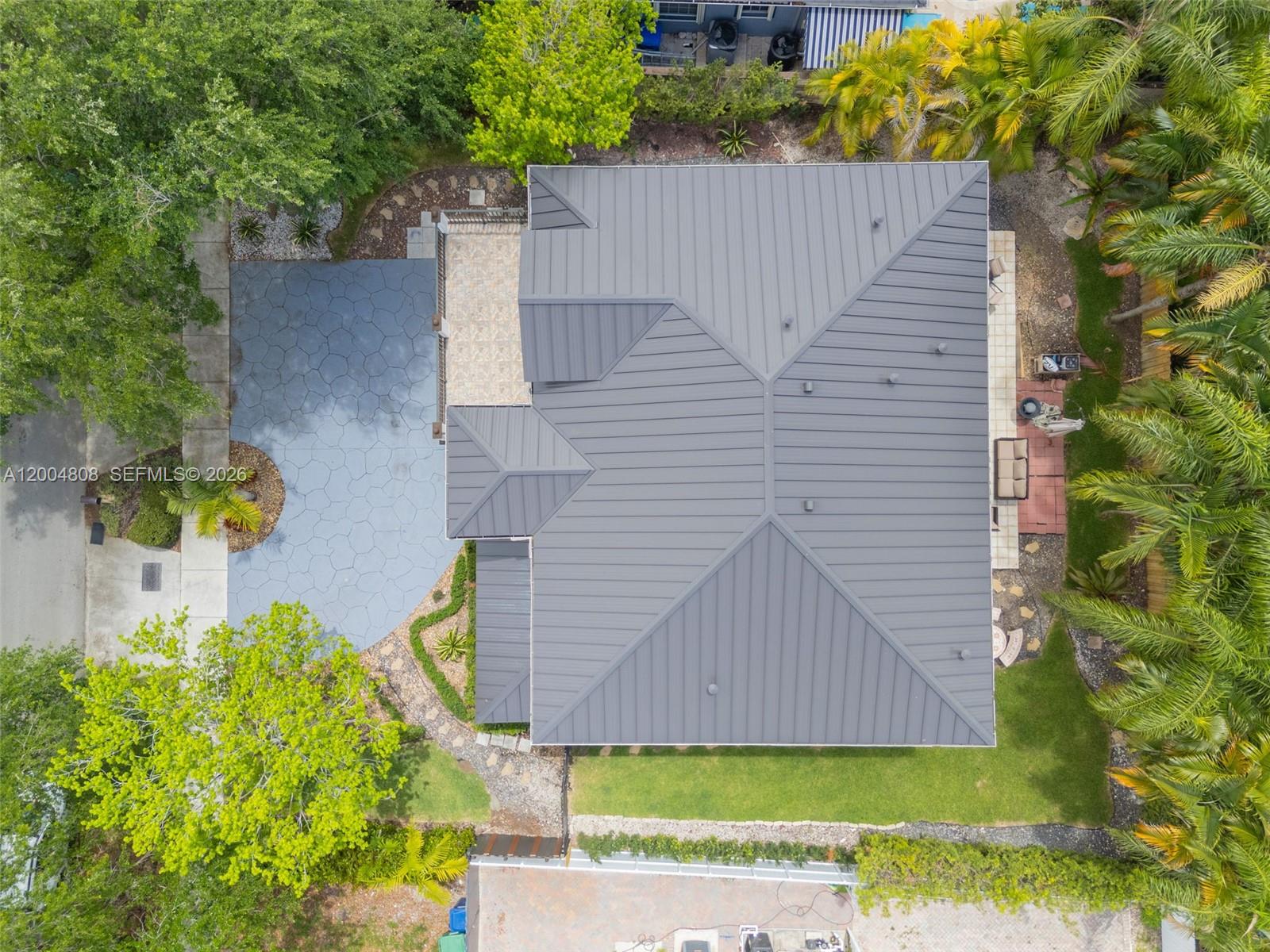 ROYAL LAKES 1ST ADDN - Residential