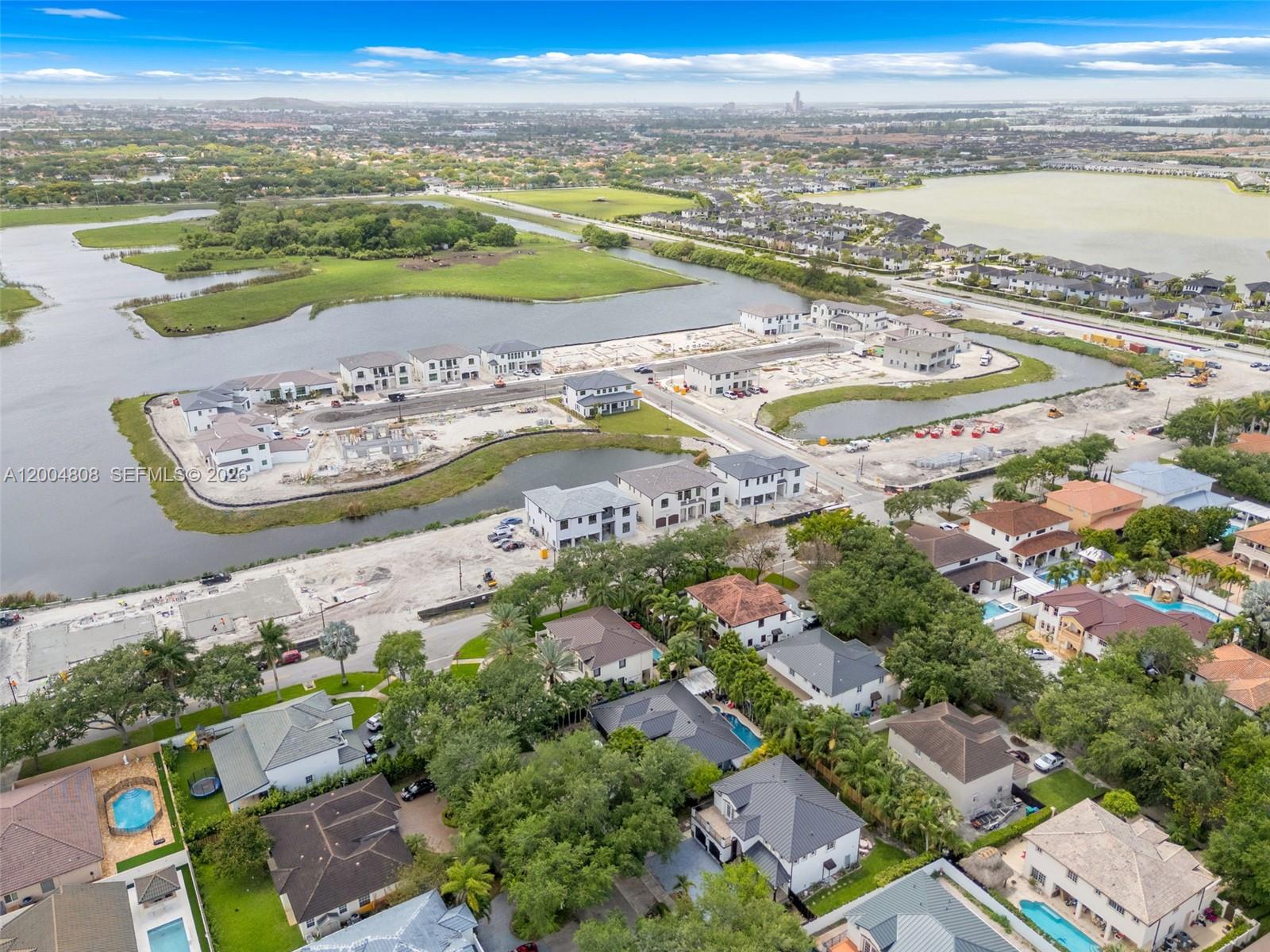 ROYAL LAKES 1ST ADDN - Residential