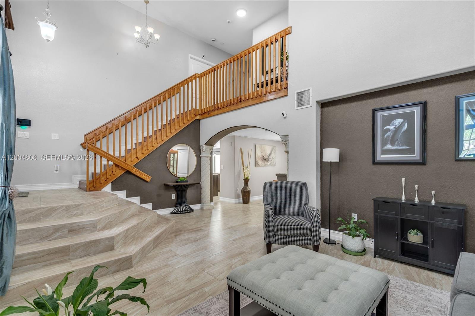 ROYAL LAKES 1ST ADDN - Residential
