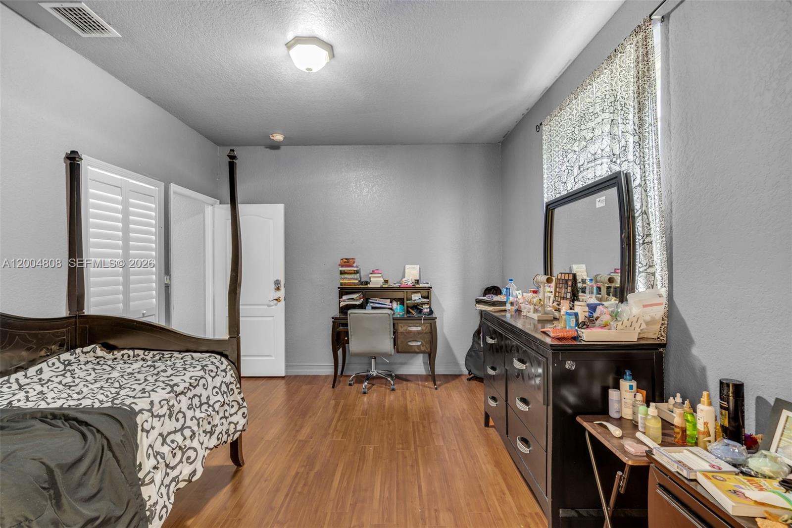ROYAL LAKES 1ST ADDN - Residential