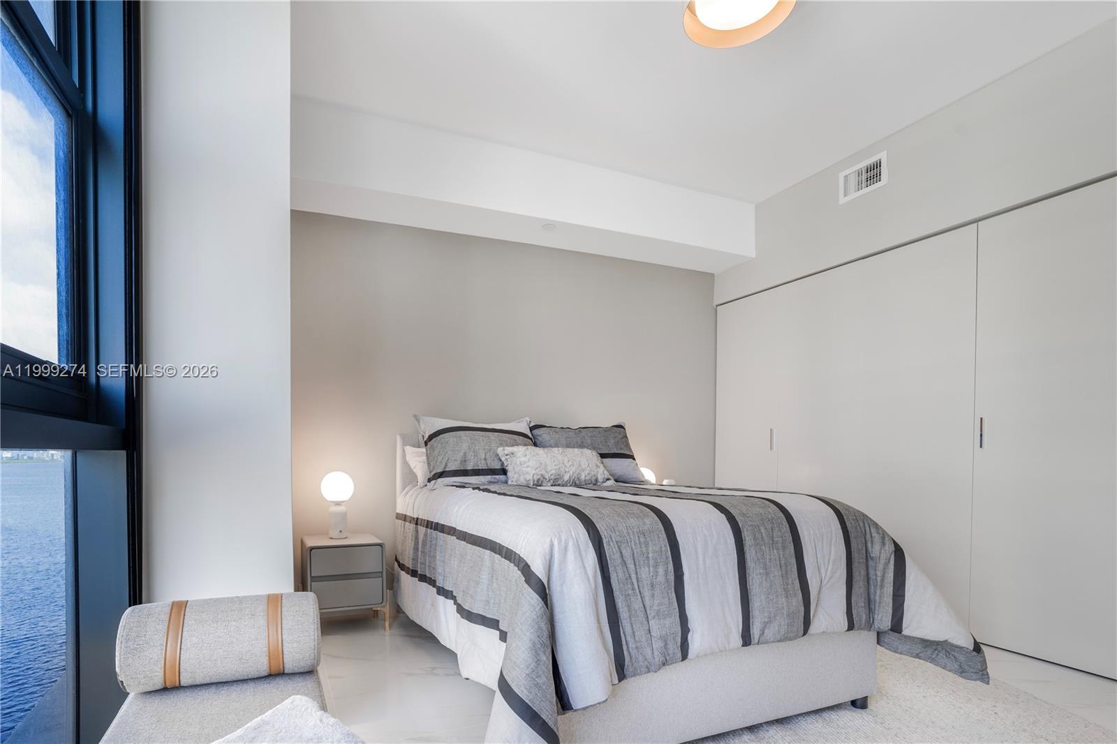 ARIA RESERVE SOUTH TOWER - Residential Lease