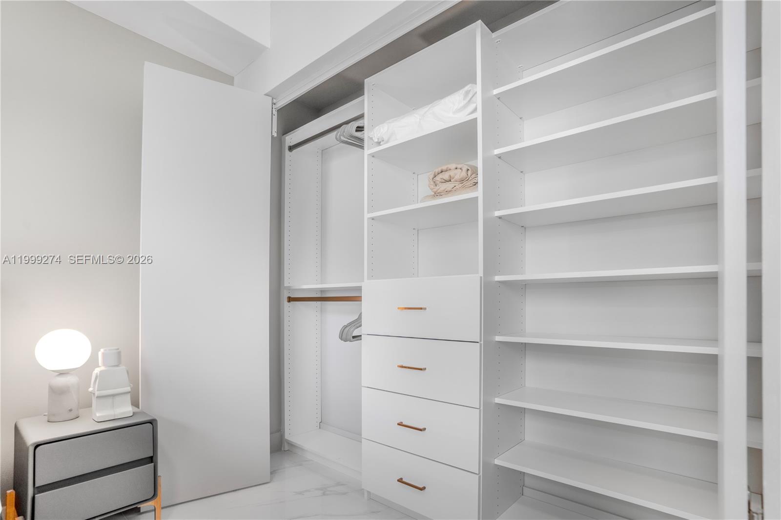 ARIA RESERVE SOUTH TOWER - Residential Lease