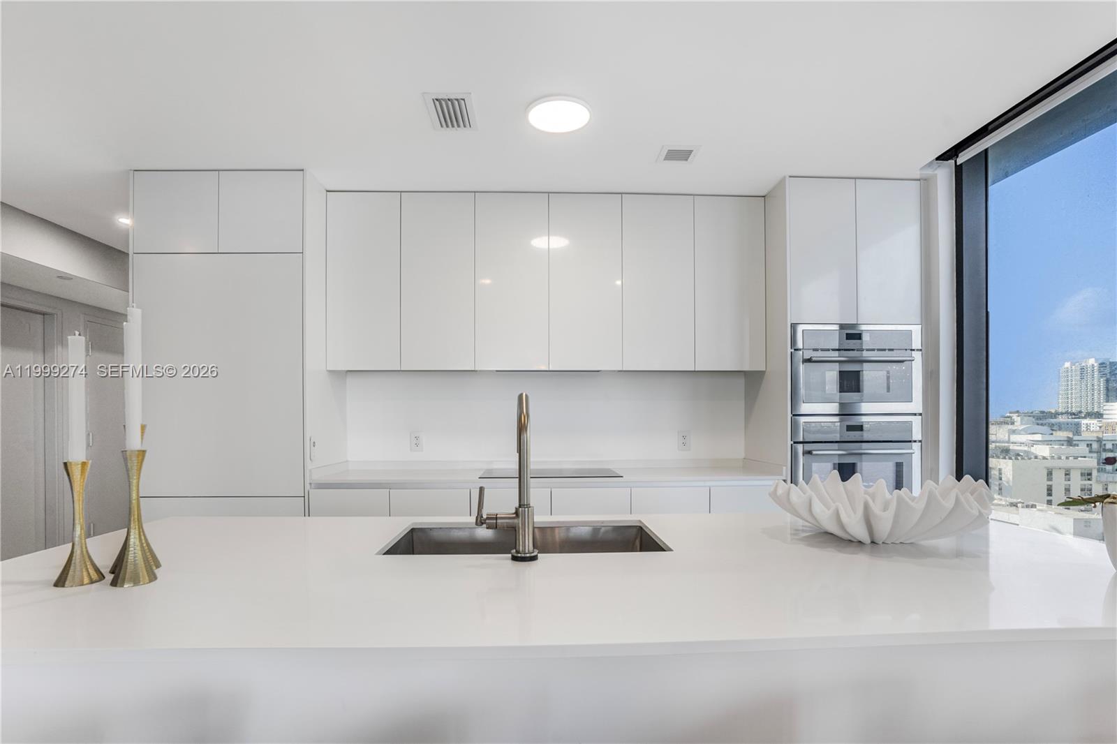 ARIA RESERVE SOUTH TOWER - Residential Lease