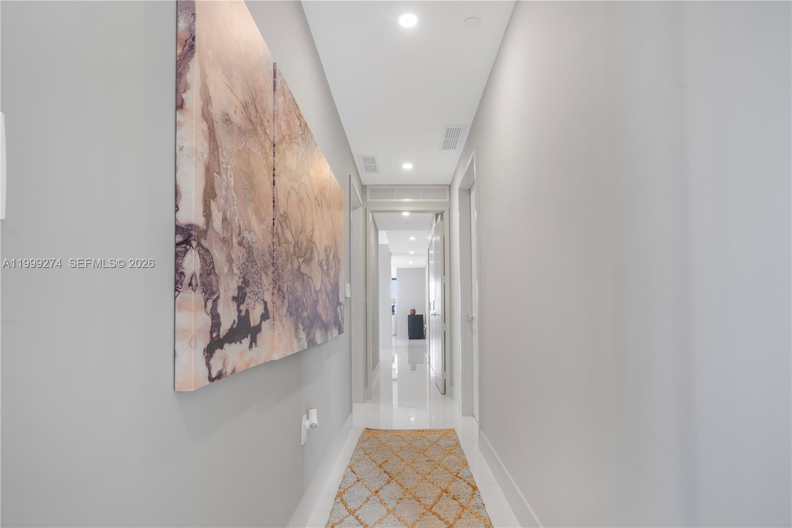 ARIA RESERVE SOUTH TOWER - Residential Lease