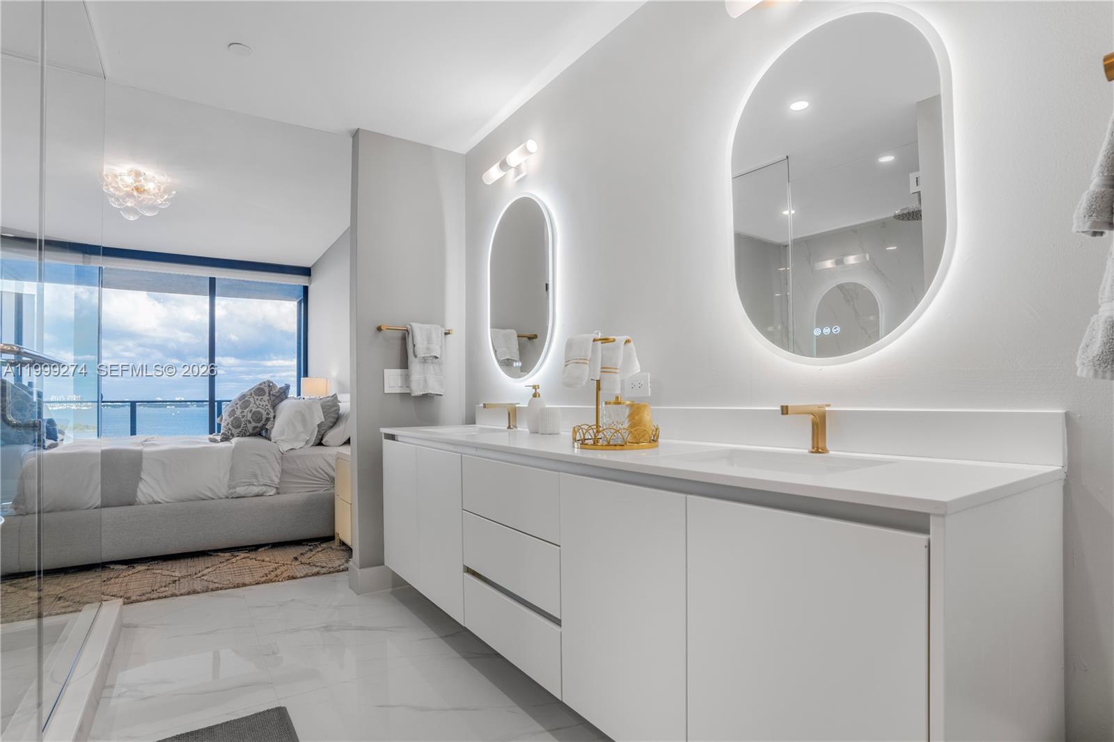 ARIA RESERVE SOUTH TOWER - Residential Lease