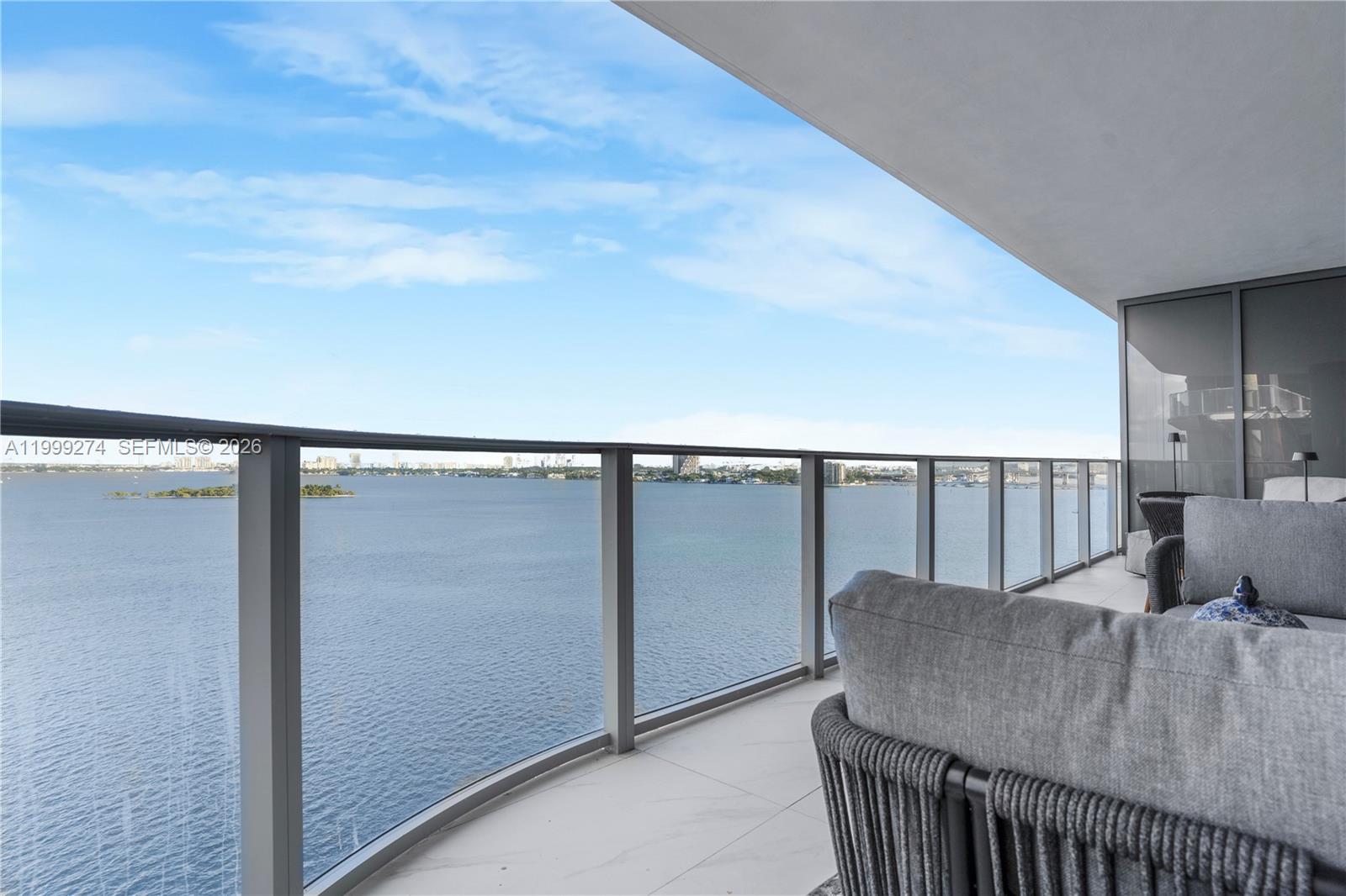 ARIA RESERVE SOUTH TOWER - Residential Lease