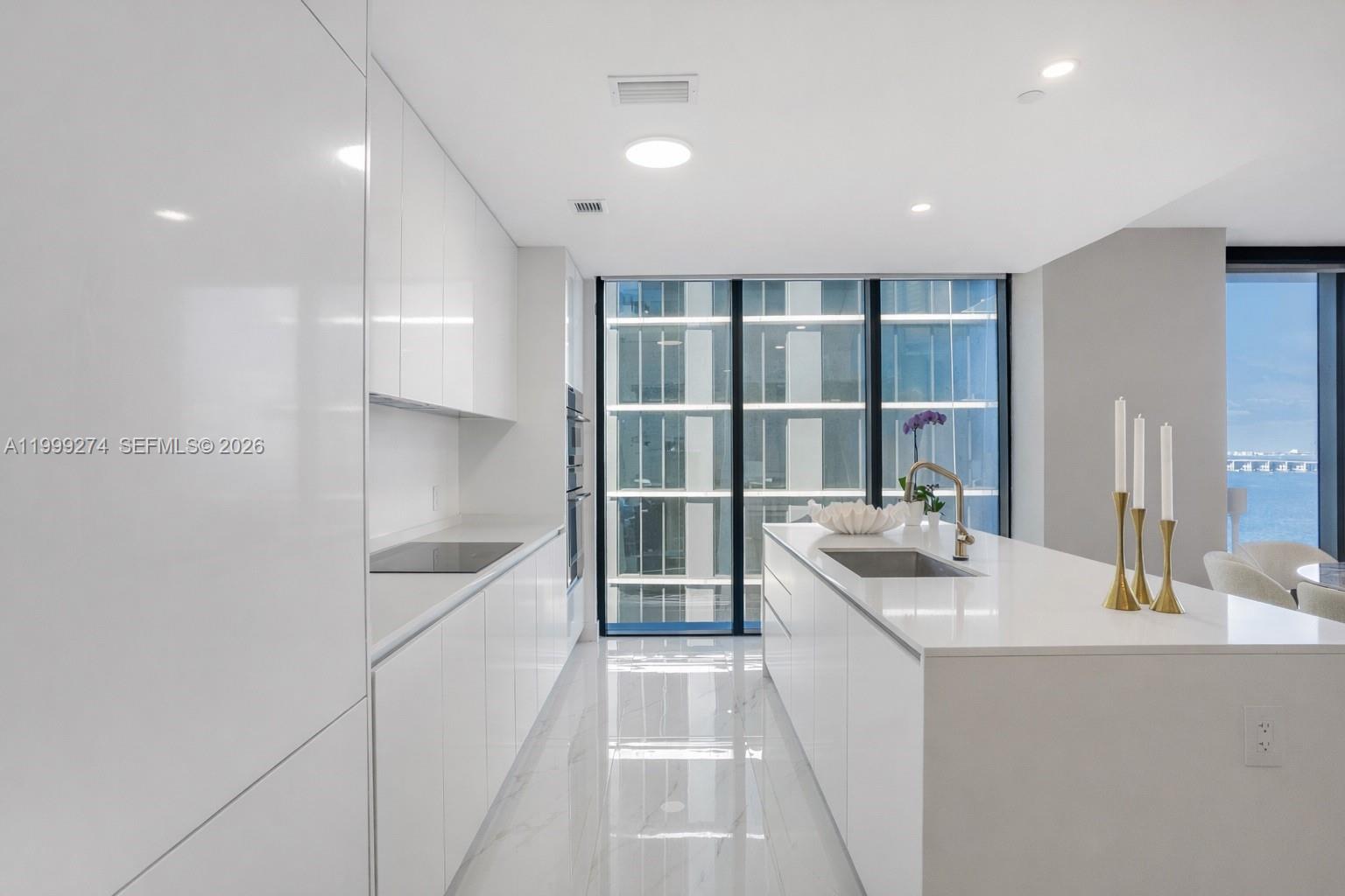 ARIA RESERVE SOUTH TOWER - Residential Lease