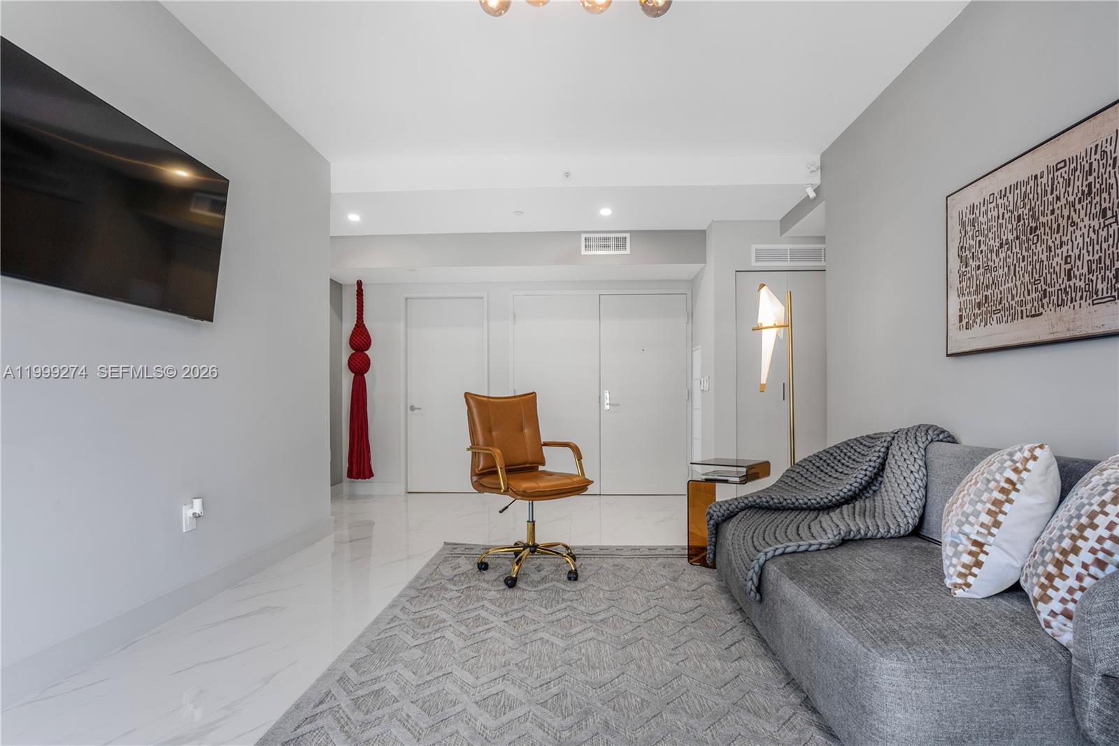 ARIA RESERVE SOUTH TOWER - Residential Lease