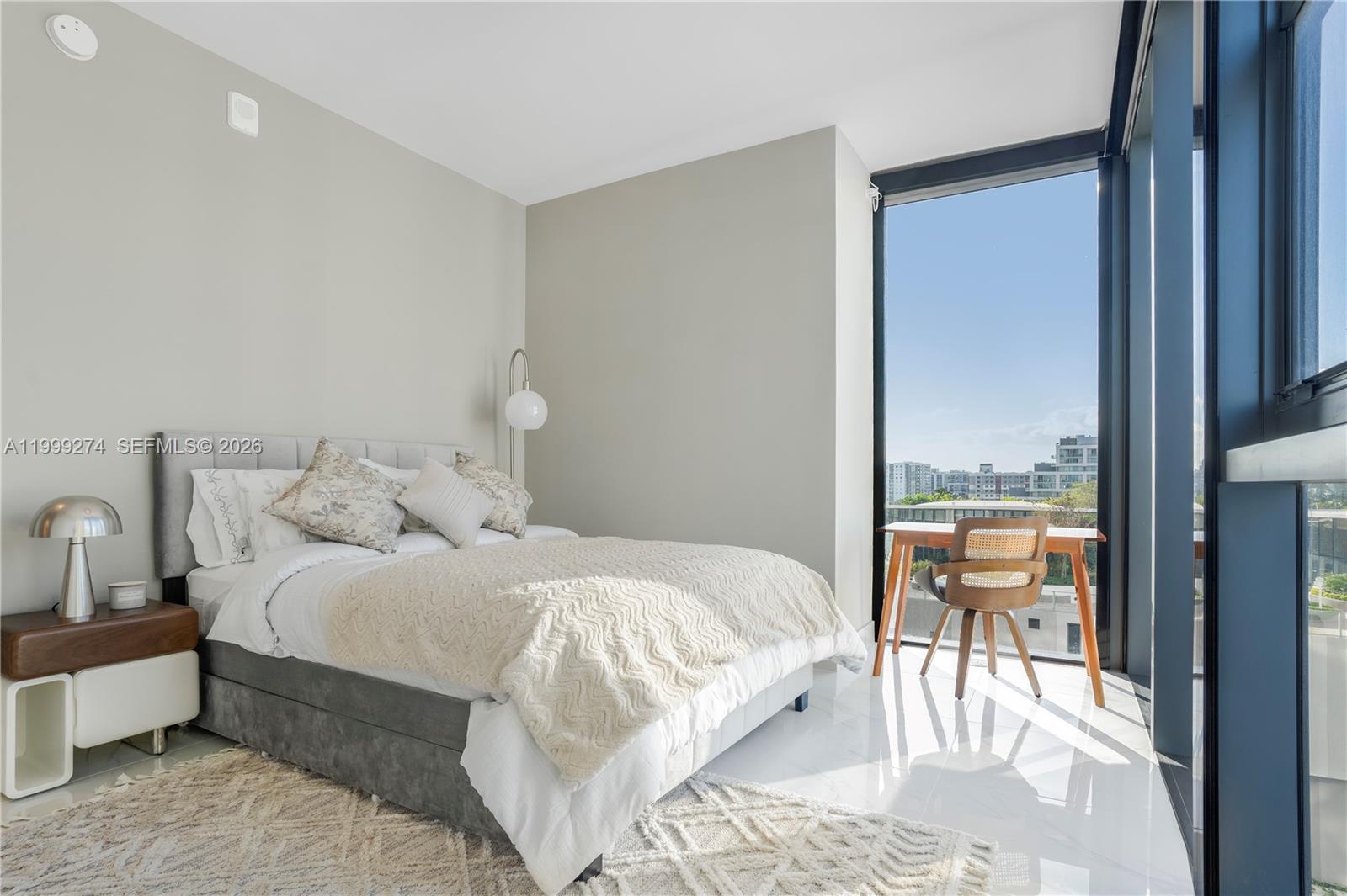 ARIA RESERVE SOUTH TOWER - Residential Lease