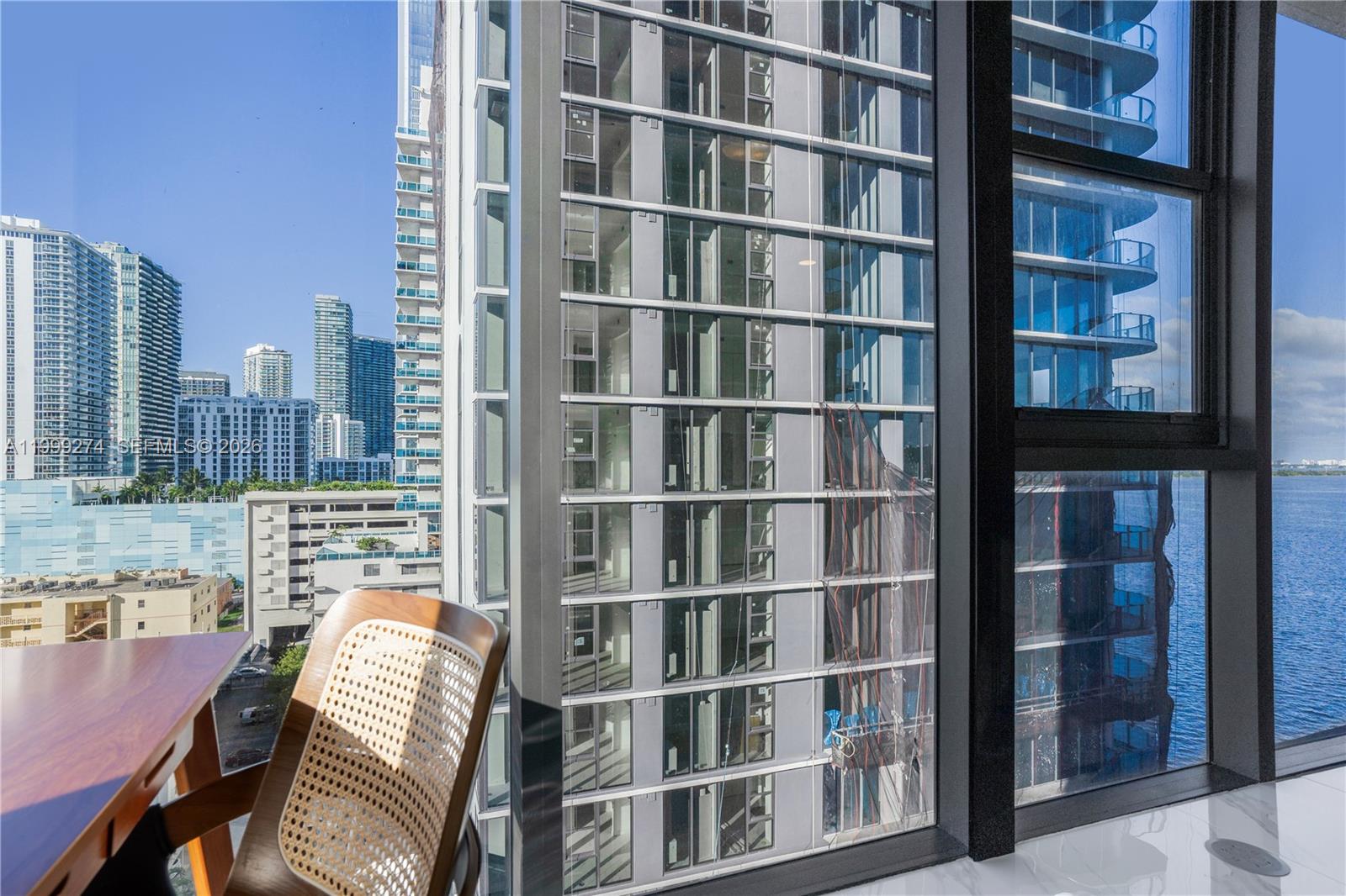 ARIA RESERVE SOUTH TOWER - Residential Lease