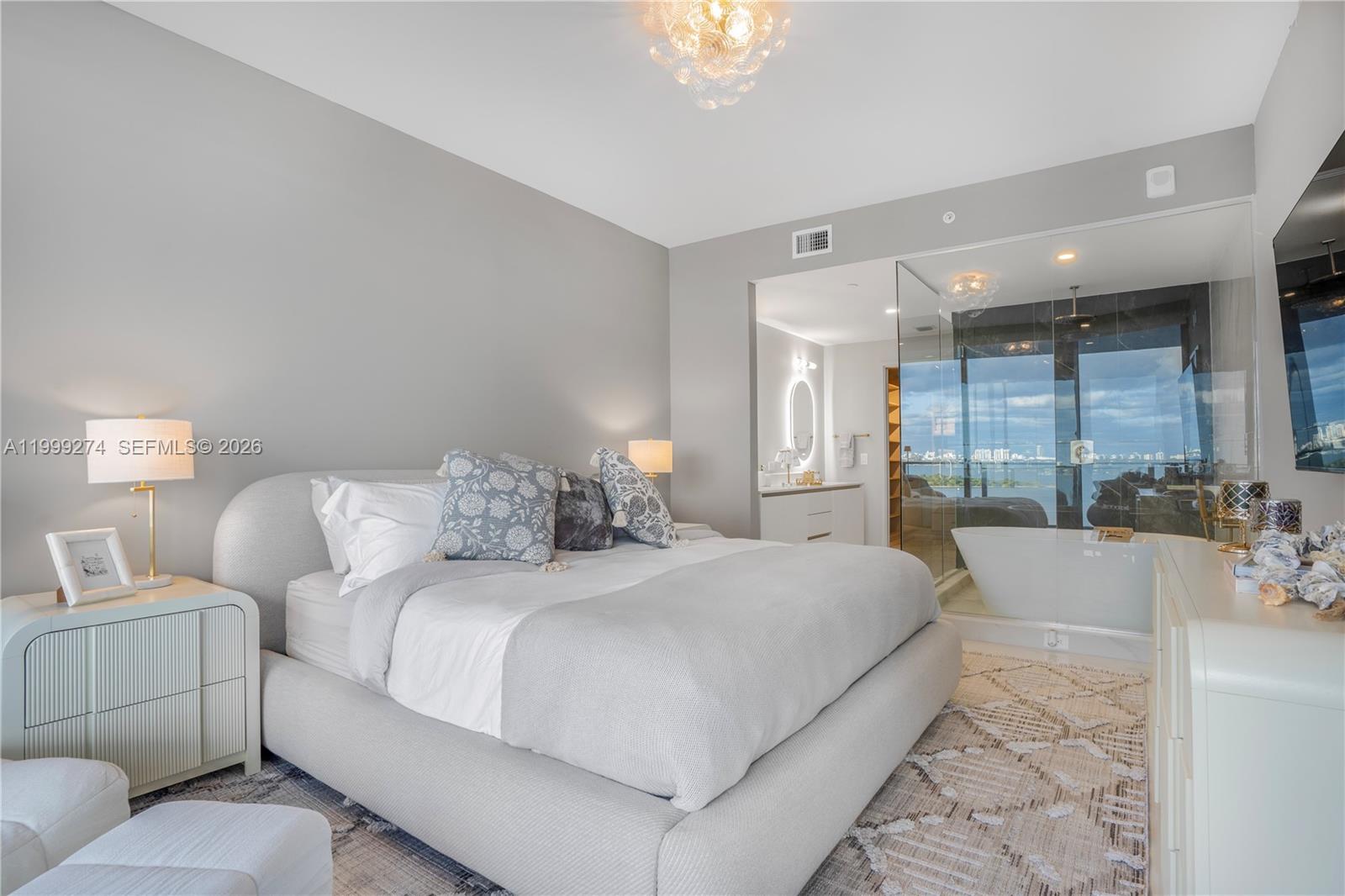 ARIA RESERVE SOUTH TOWER - Residential Lease