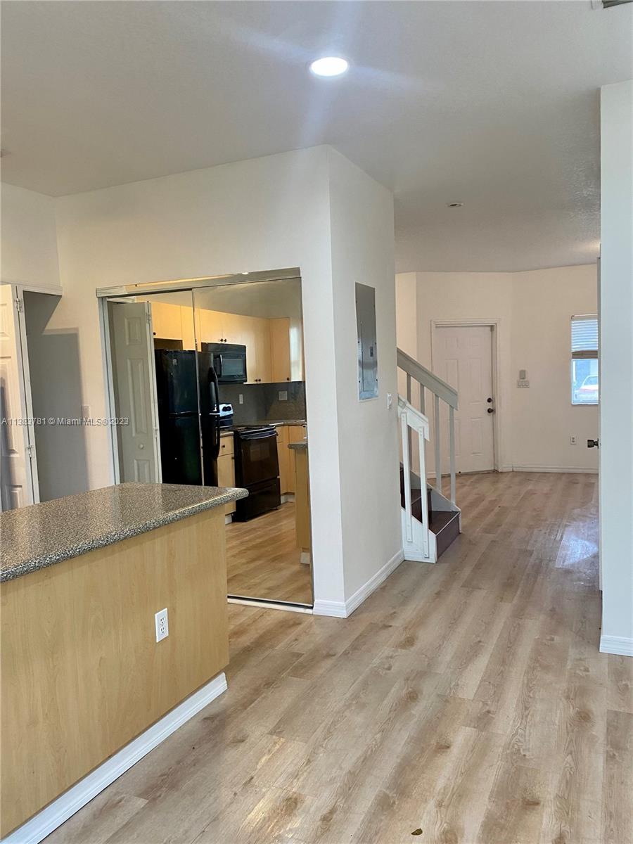 VENETIA GROVE - Residential