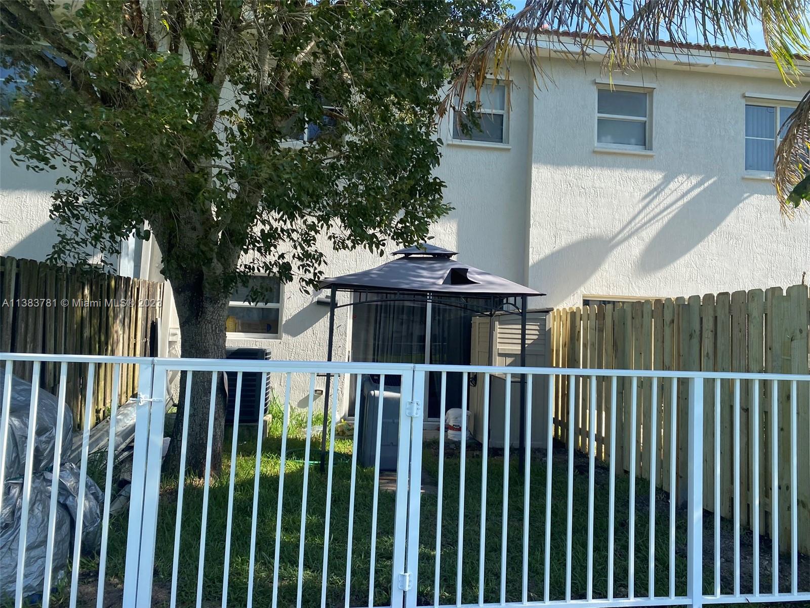 VENETIA GROVE - Residential