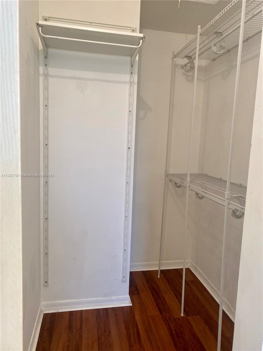 VENETIA GROVE - Residential