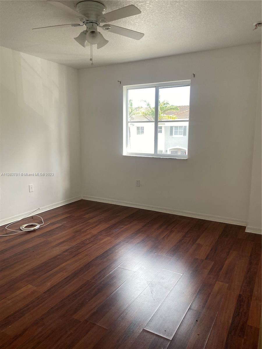 VENETIA GROVE - Residential