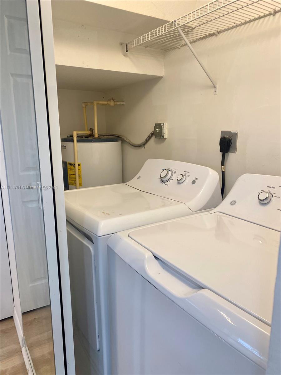 VENETIA GROVE - Residential