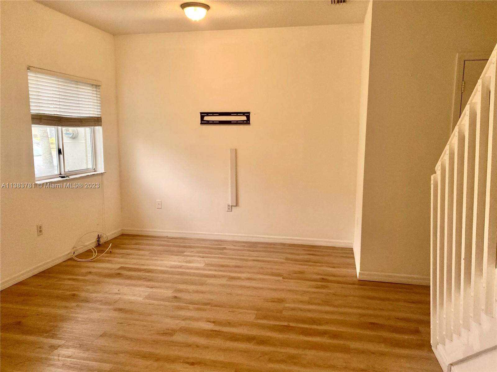 VENETIA GROVE - Residential