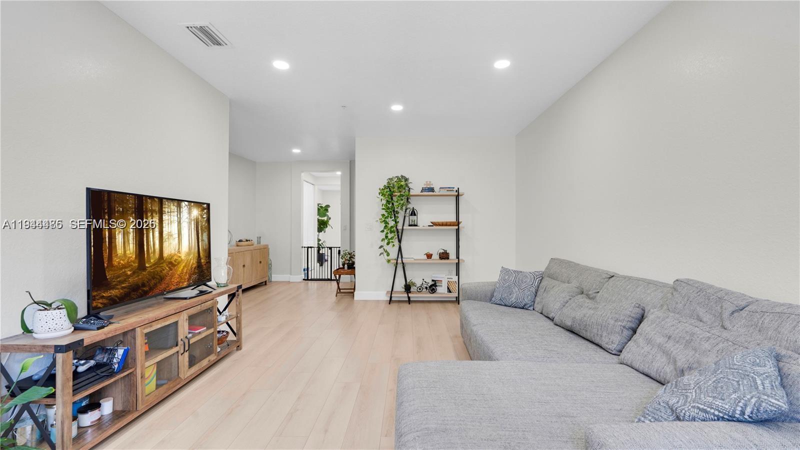 COBBLESTONE CONDO - Residential