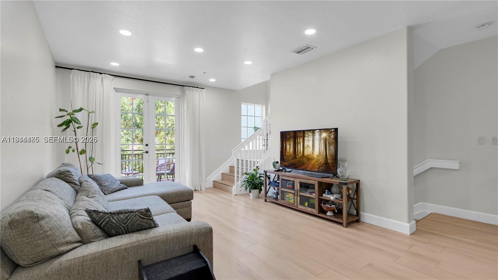 COBBLESTONE CONDO - Residential