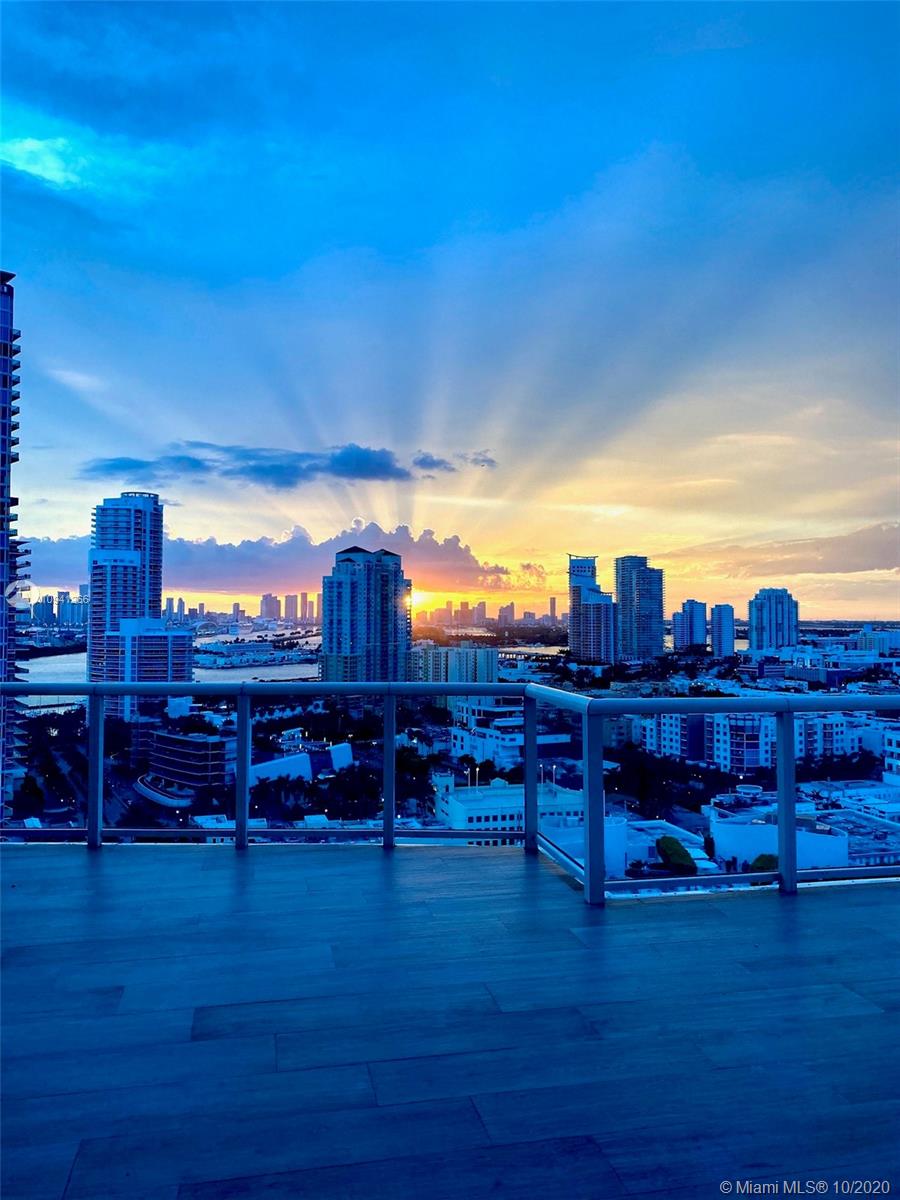 CONTINUUM ON SOUTH BEACH - Residential