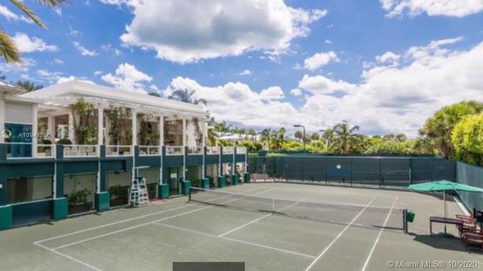 CONTINUUM ON SOUTH BEACH - Residential