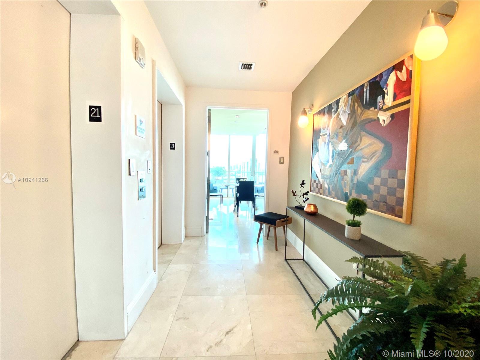 CONTINUUM ON SOUTH BEACH - Residential